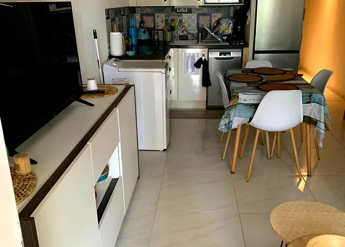 Cap D'agde Méditerranée 4 Pers Piscine Rdc Parking Gratuit *